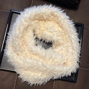 EC maurices faux fur scarf❣️